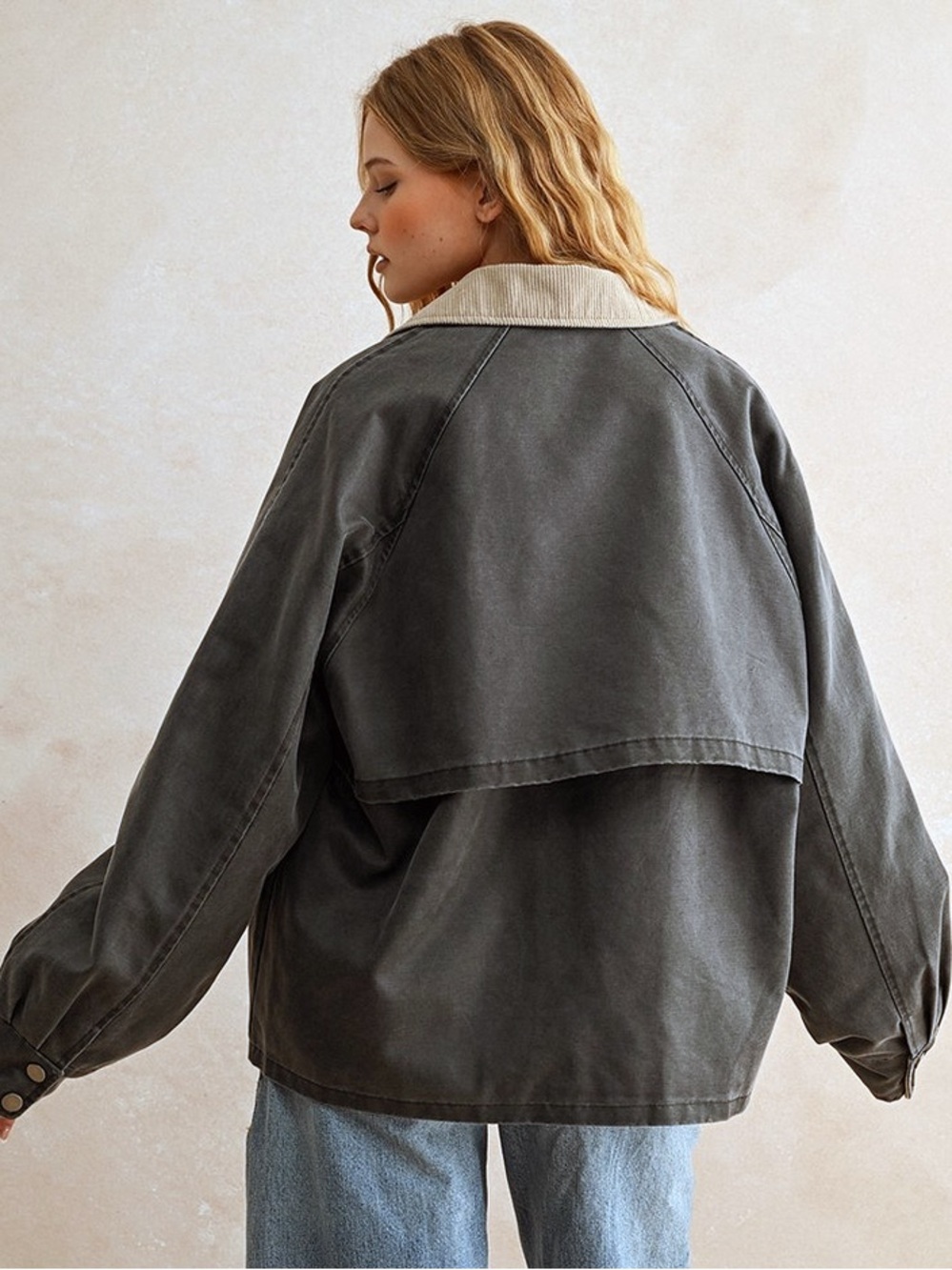 Women’s Charcoal Sherpa-Collar Utility Jacket - Picture 6 of 6